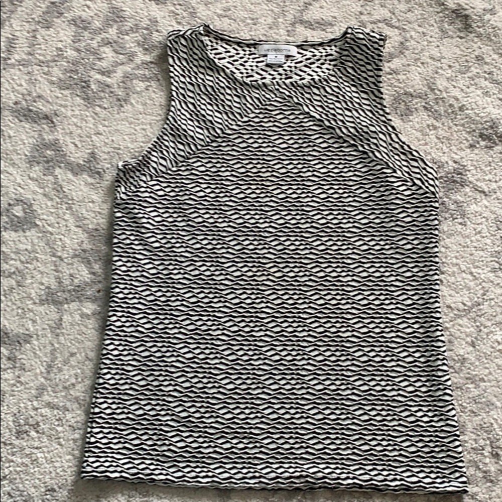 Beautiful tank! Perfect for work or casual